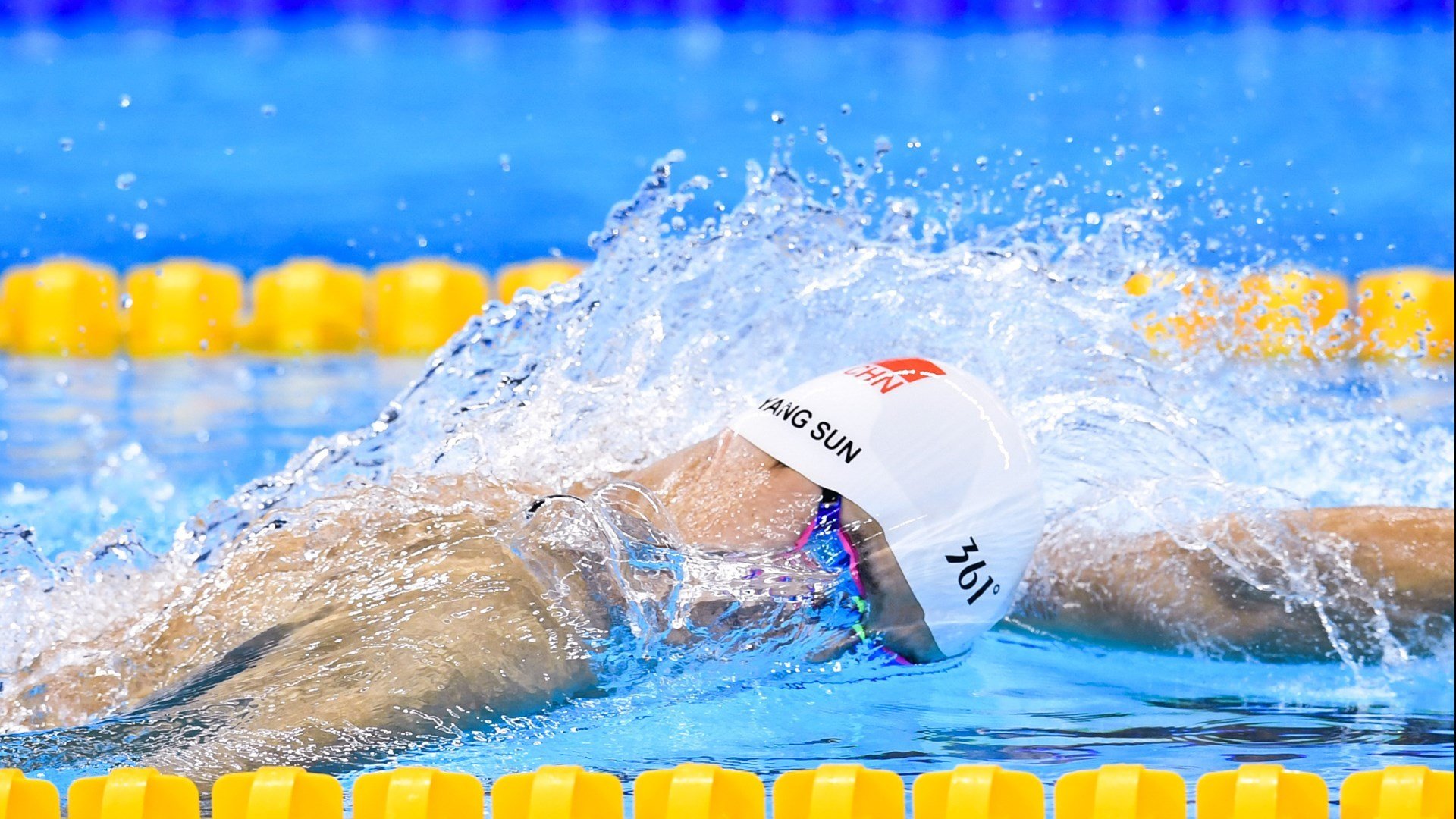 开云体育网址-巴西骑手安娜·卡塔琳娜在巴黎奥运会障碍赛中获得铜牌，展现坚韧精神。